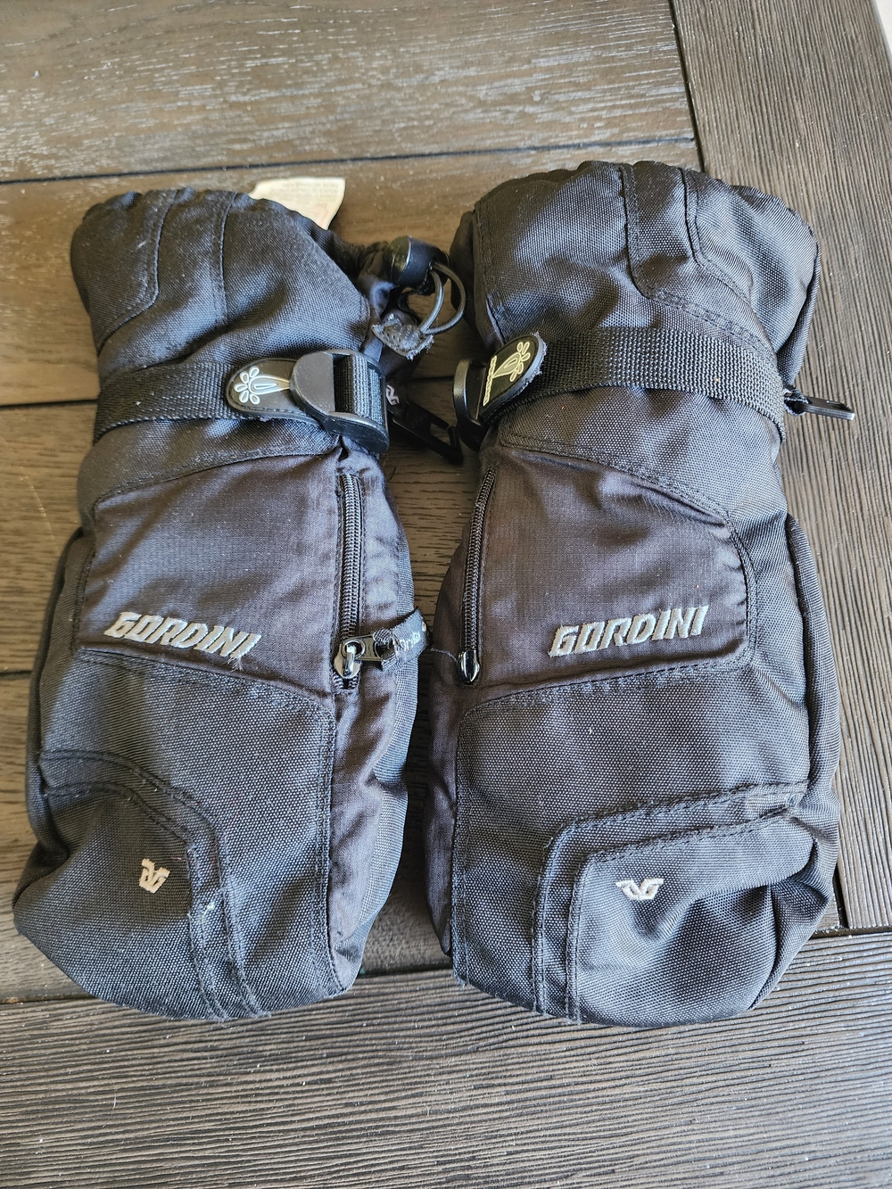 Yputh Black Insulated Ski Mittens